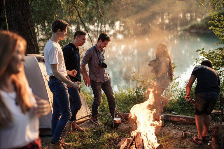 Thumbnail photo of 5 Risks When Drinking Alcohol In The Summer Sun